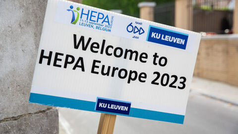 Willkommensschild der 12. HEPA Konferenz mit dem Schriftzug "Welcome to HEPA Europe 2023"