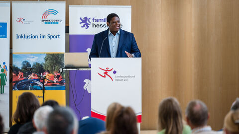 Keynote: Vielfalt im Sport aktiv gestalten - Wie können wir Diskriminierungsfreiheit fördern?, Prof. Dr. Lorenz Narku Laing, Professor für Sozialwissenschaften und Rassismusforschung, Evangelische Hochschule Bochum