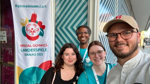 Gruppenbild mit vier Personen