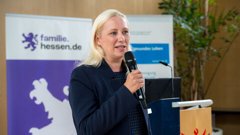 Grußwort von der Sport- und Gesundheitsministerin Diana Stolz vom Ministerium für Familie, Senioren, Sport, Gesundheit und Pflege (HMFG)