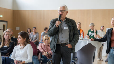 Austauschrunde mit den Teilnehmenden zu den Praxisbespielen